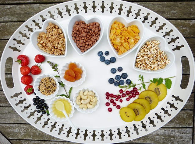 Superalimentos para potenciar la dieta infantil: descubre los mejores alimentos para tu hijo